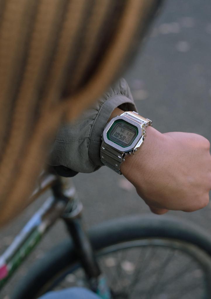 Watch Full Metal Bluetooth Equipped with Radio Solar Silver [Casio] G-Shock [] GMW-B5000D-3JF Men's