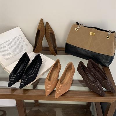 Корейская версия нишевый дизайн заклепки острый носок неглубокий вырез туфли-лодочки женские 2025 весна и осень новая обувь на плоской подошве для работы