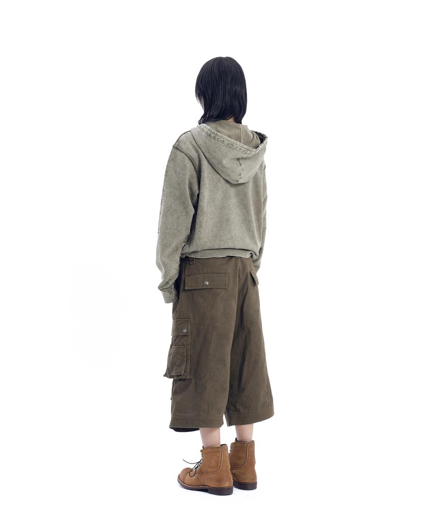 AAKAM Knee Pin-Tuck Bermuda Cargo Pants (Brown)