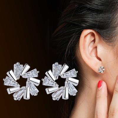 Новые высококачественные серьги-цветы Niche Earrings Earbers Temperament Earrings Simple Earrings Earrings Nourish Ear Holes