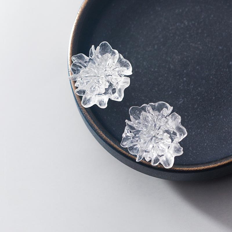 Big White Camellia Flower Stud Earring for Female Simple Sweet Acrylic Resin Ear Jewelry Wedding Best Friend Christmas Gift