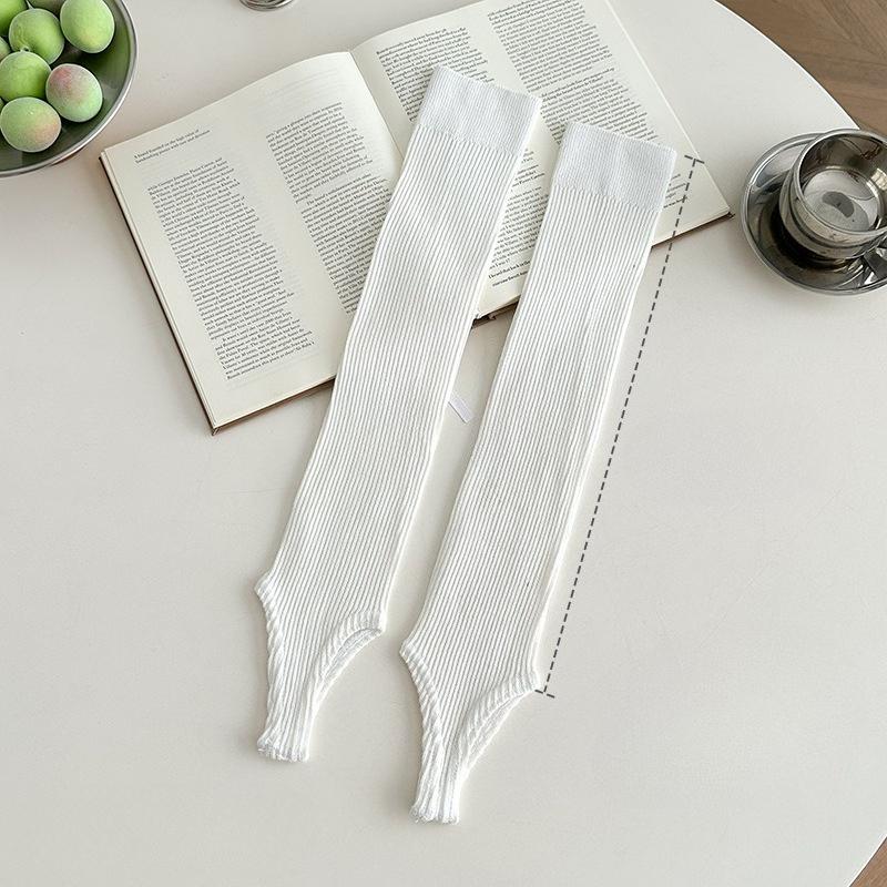 Белые носки для йоги Dui Dui для женщин, чтобы выглядеть стройнее осенью и зимой, защита ног и носки до икр с педалью для стопы, чехлы для носков для йоги