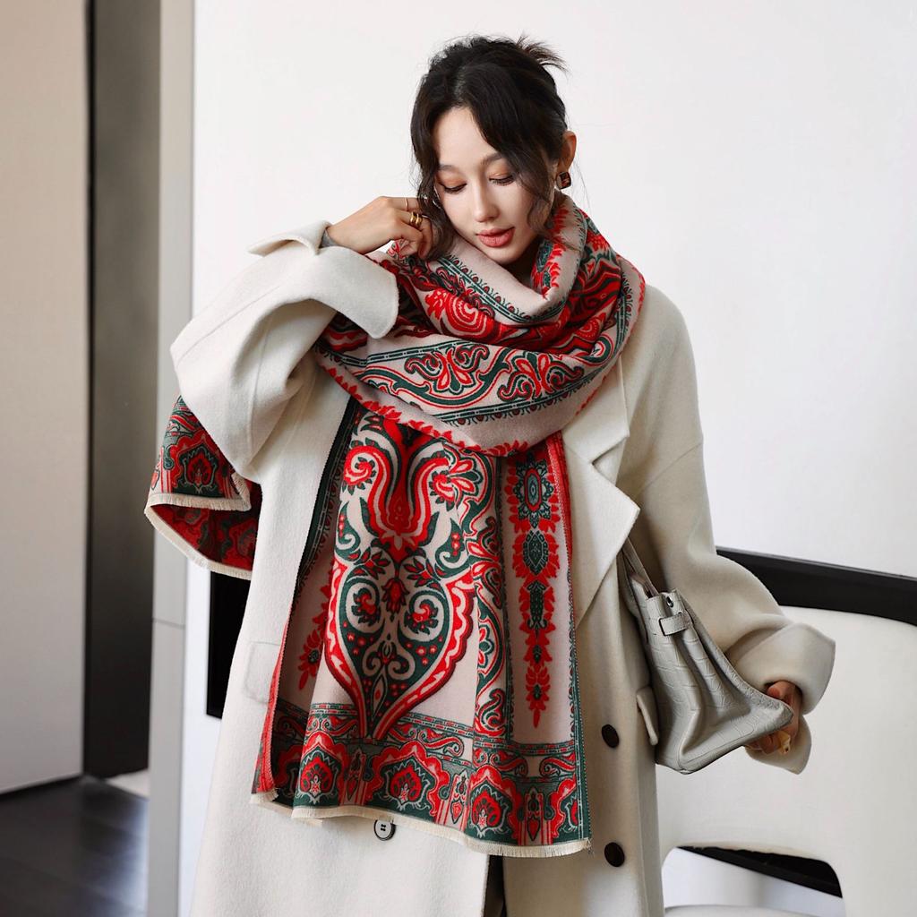 Women's Vintage Floral Jacquard Scarf - Imitation Fleece Thick Windproof Shawl Wrap, Soft Warm Winter Scarf with Botanical Print for Casual Travel