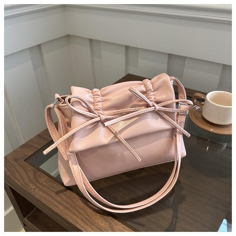 Женская повседневная мягкая сумка на плечо большой вместимости 2024 Новая стильная уличная мода сумка кроссбоди