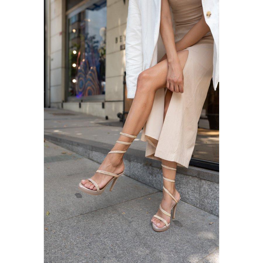 Женские вечерние туфли на узком каблуке с подошвой на платформе