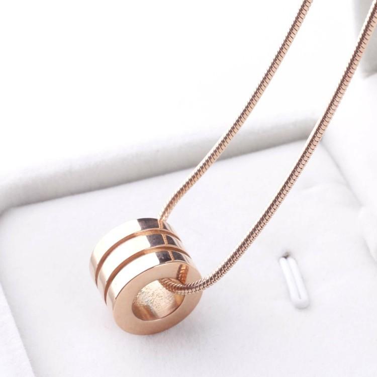 Simple Temperament Men's Pendant Necklace Does Not Fade Trendy Neutral Women's Collarbone High-grade Snake Bone Chain Accessories 2026
