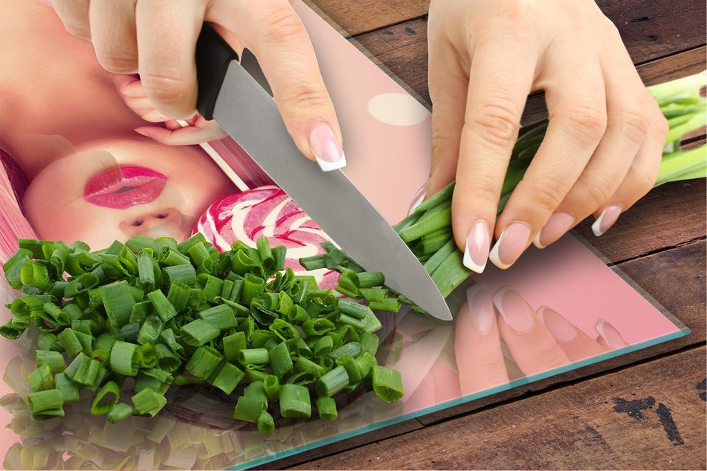 GLASS CUTTING BOARD 45x52 Woman