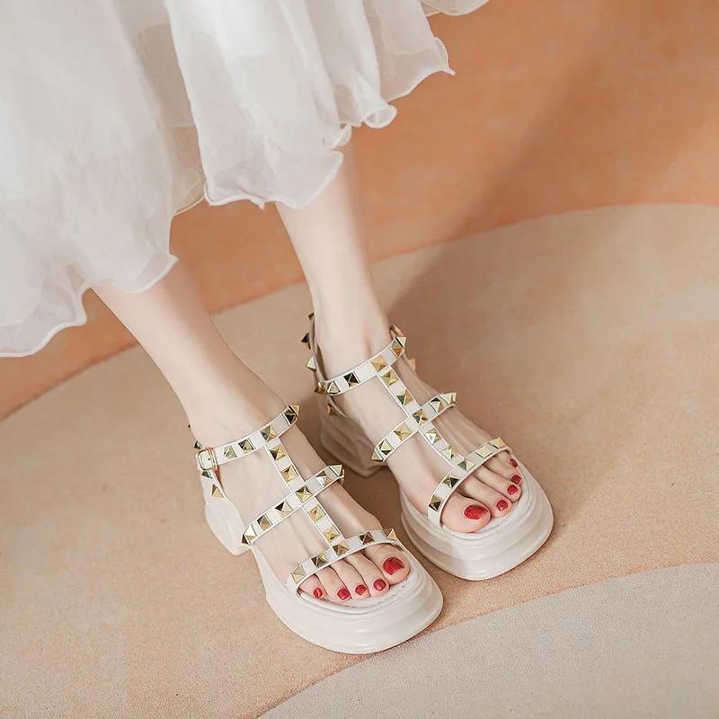 Small Size 33 34 Women Rivets Sandals Fashion Elevated Sandals Low Heel Korean Design Girls Shoes Platform Shoes Sandalias Mujer