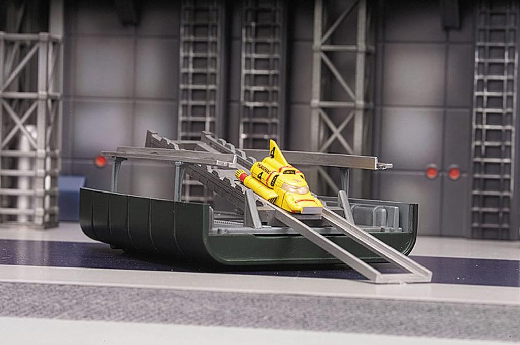 Aoshima Bunka Kyozaisha Thunderbird Thunderbird 2 4 Scale Plastic Model No.2 No. & No. 1/350