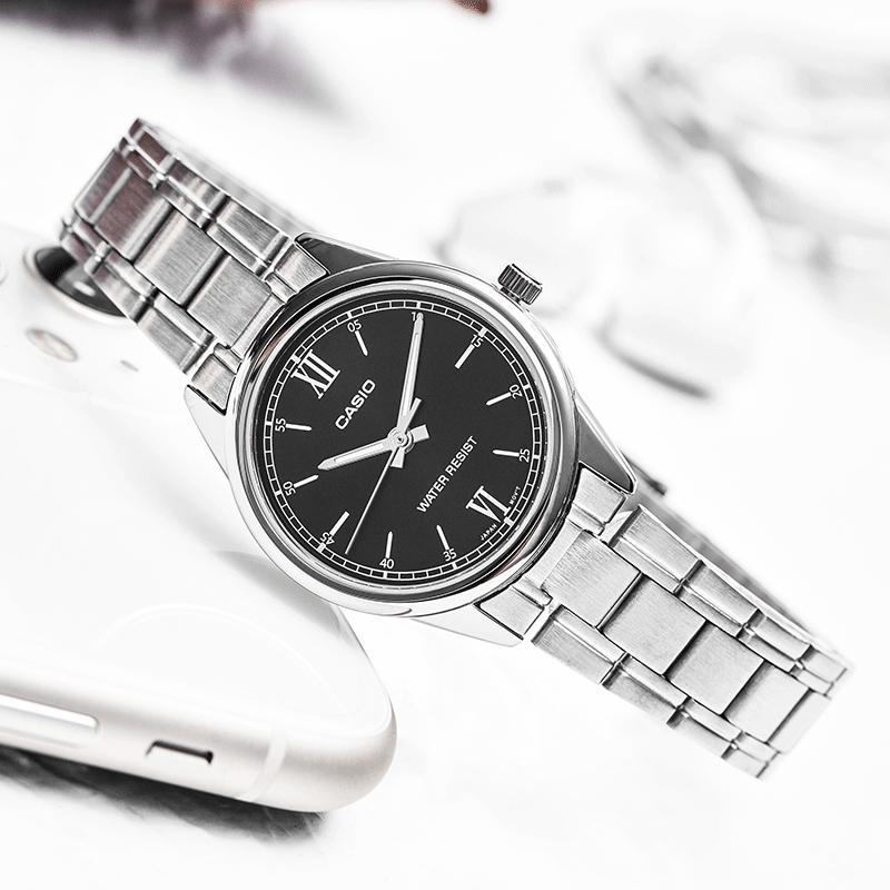 Casio Женские часы стандартной серии Черные LTP-V005D-1B2 LTP-V005D-1B2