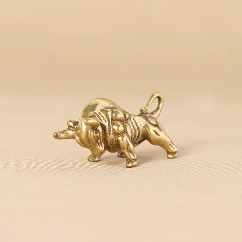 Мини ретро латунная статуя быка с Уолл-стрит скульптура ручная игрушка подарок брелок украшение домашний офис стол декоративное украшение