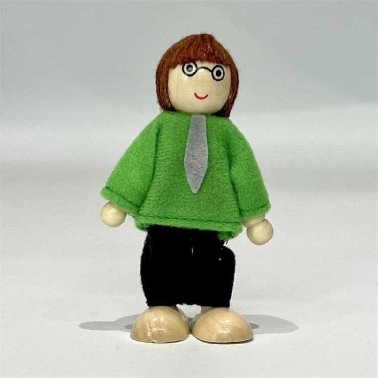 9 Character Wooden Articulated Toy People Promoting Imagination and Family Bonding