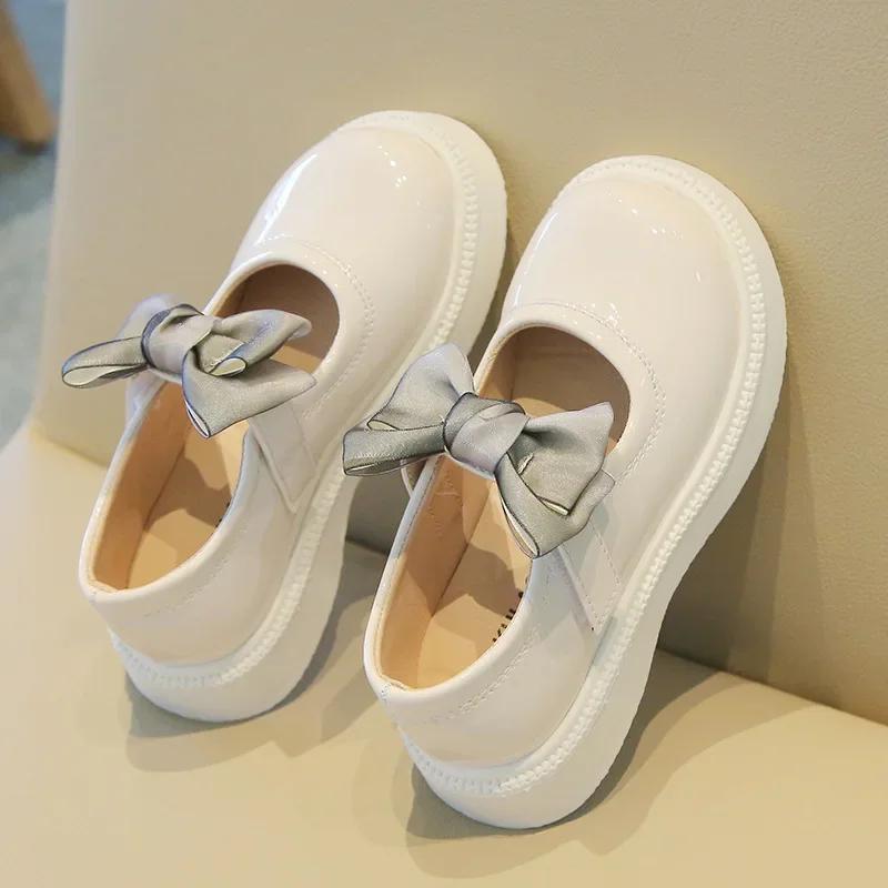 2024 Детские кожаные туфли для девочек Осень Новая мода Корейский стиль Мягкая подошва Нескользящие Туфли принцессы с бантом Шикарные праздничные туфли