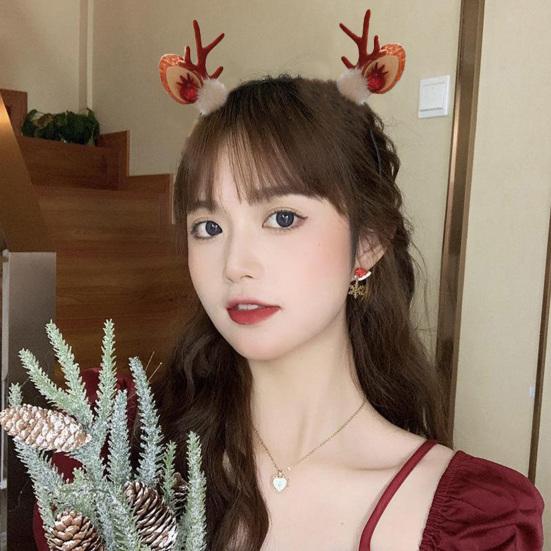 1 пара женских заколок для волос с мультяшным декором из рога, противоскользящая нержавеющая сталь, легкий плюшевый шарик, декор в рождественском стиле, новогодний праздничный подарок для девочек, заколки для волос