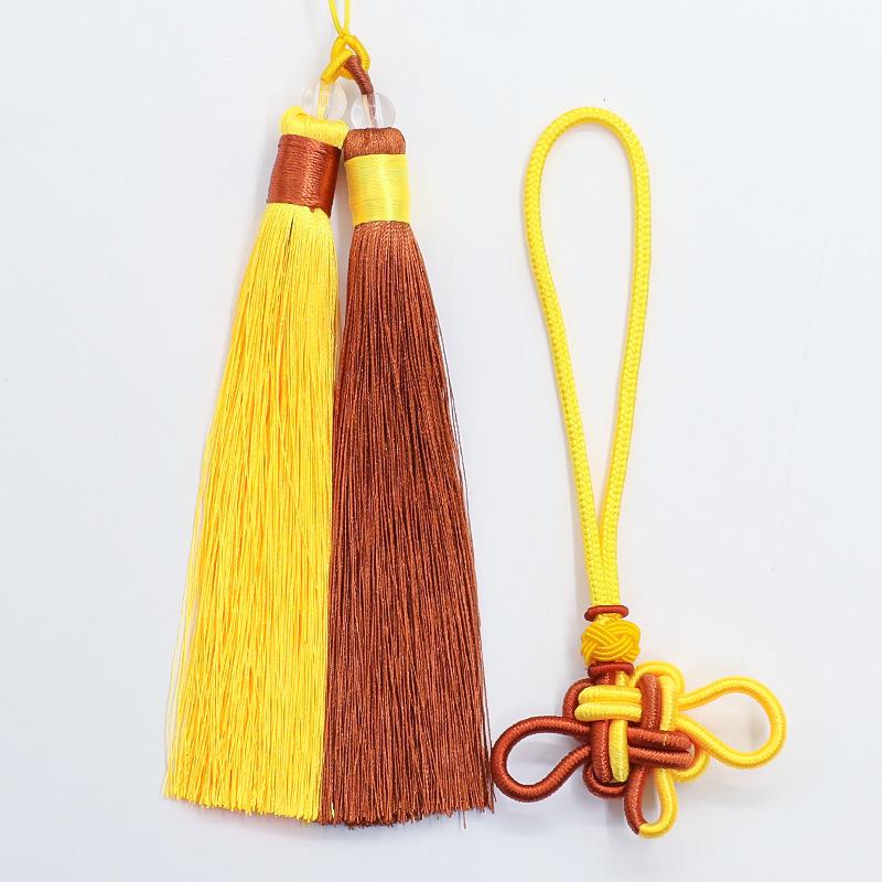 Двухцветная кисточка-подвеска в виде китайского узла для рукоделия