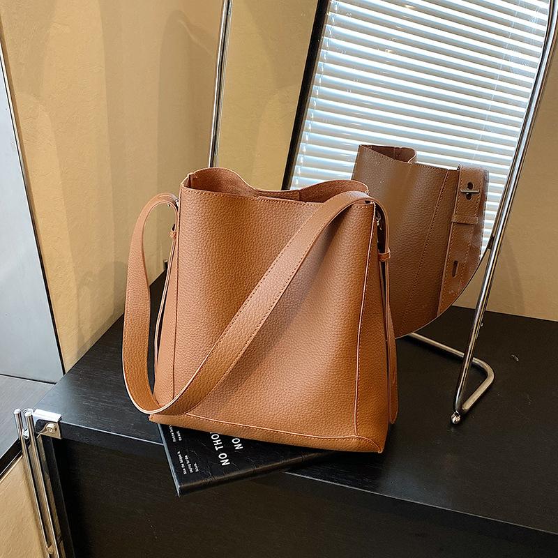 This Year's Popular Bag Women's Large-capacity 2025 New Autumn and Winter Retro Fashion Shoulder Bag Texture Mother Bucket Bag