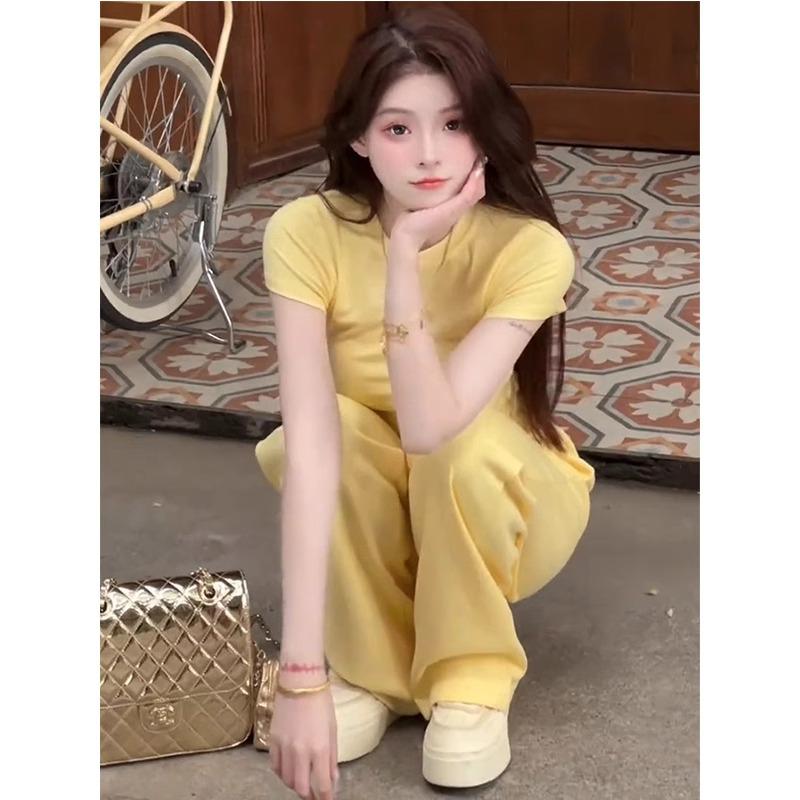 Шикарный и удобный женский летний комплект: Пикантный облегающий топ и широкие брюки