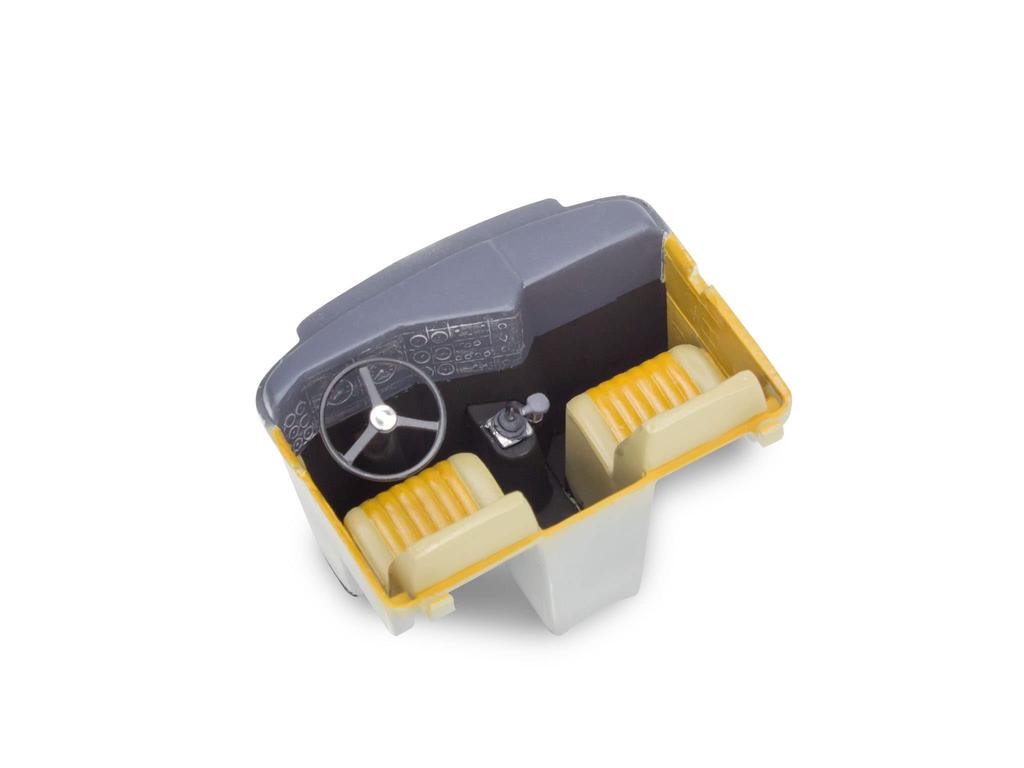 Америка Revell 1/32 Chevy Bison Седельный тягач Пластиковая модель 17471