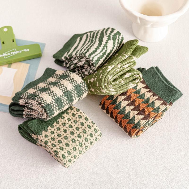 Winter New Socks Retro Avocado Green Mid-Calf Socks Light-Coloured Striped Student Pile Socks Women's Socks