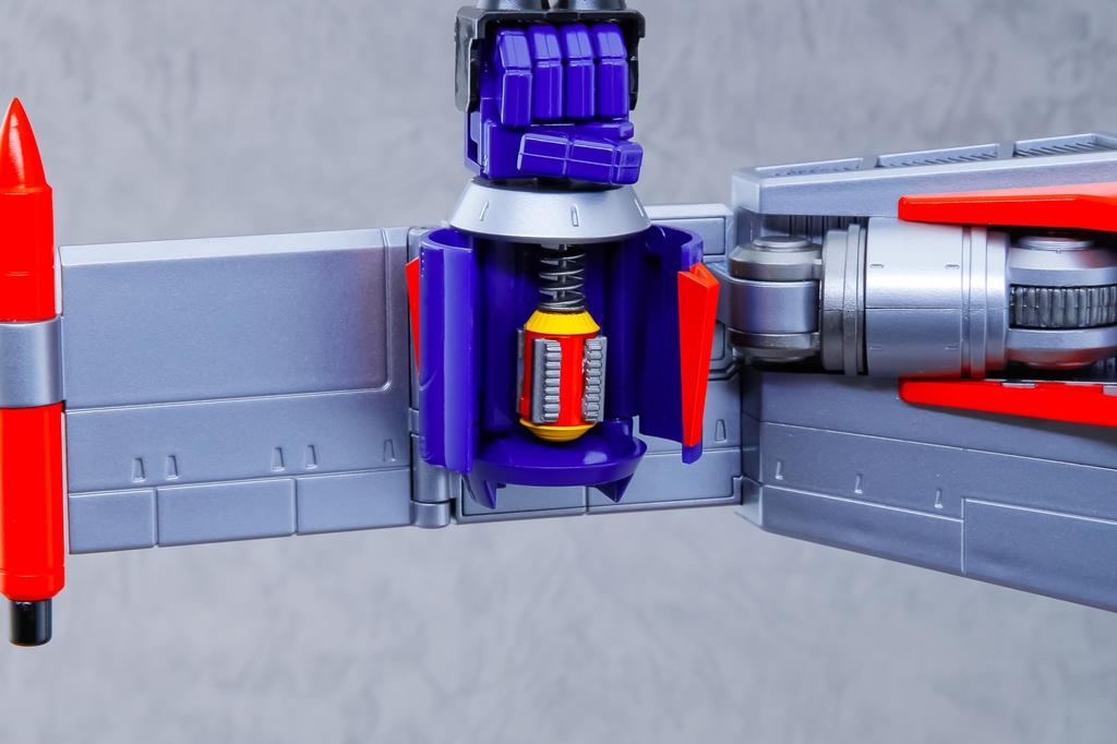 Art Storm Action Toys Completely Transformed Grouser