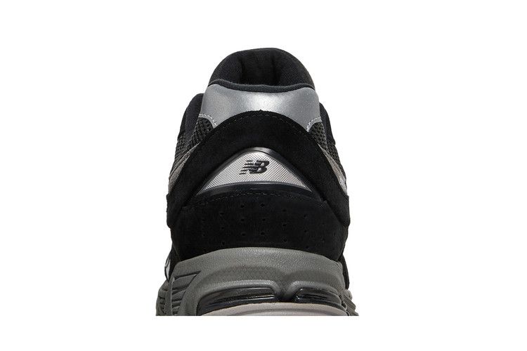 New Balance 2002R Черный Темно-серый Белый