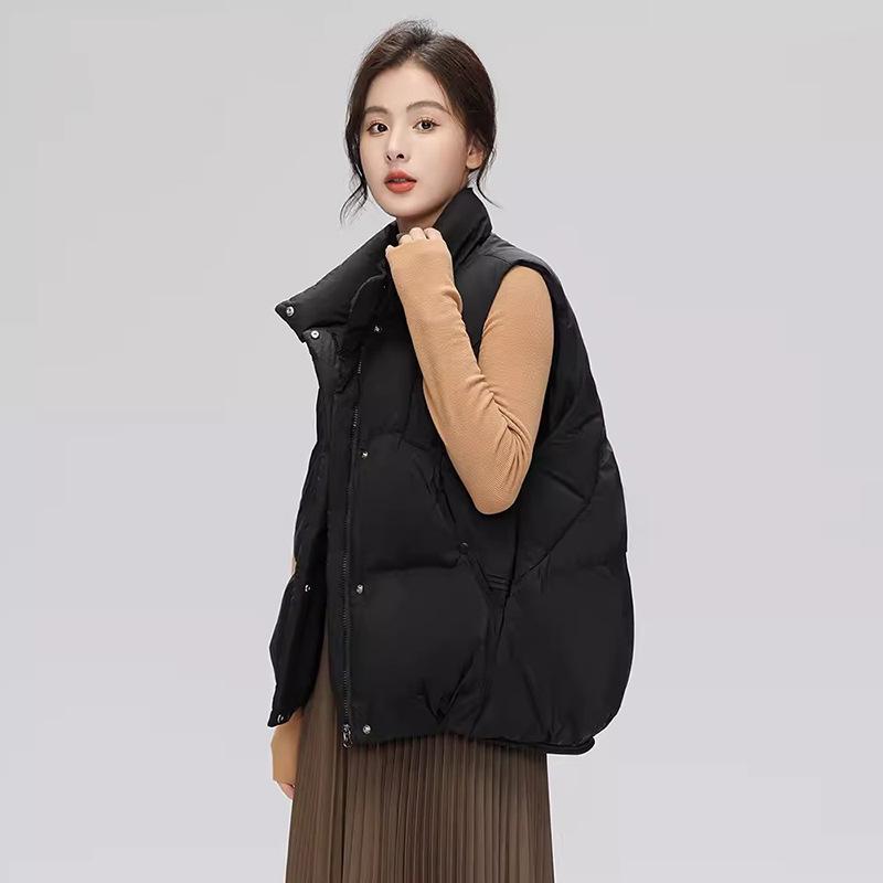 Женский пуховый жилет 2024 года, новый легкий дизайн с воротником-стойкой, теплый и носит белый жилет на утином пуху