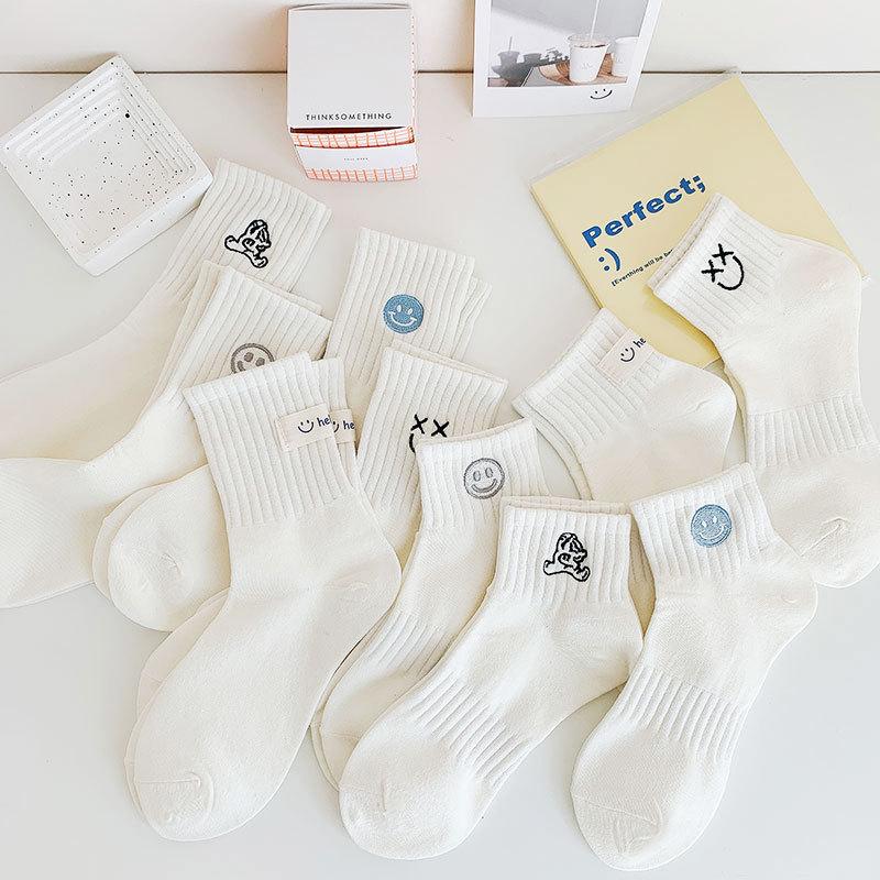 Женские спортивные носки до середины икры в корейском стиле с вышивкой в виде смайлика - Устойчивые к запаху и влагопоглощающие