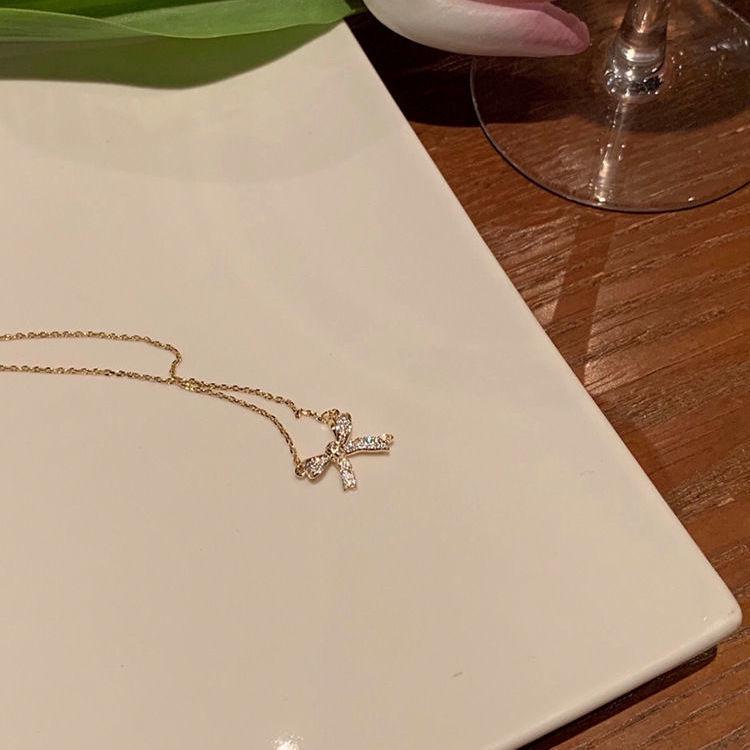 Женское легкое роскошное японское и корейское ожерелье-бантик - цепочка на ключицу 2022 года с эксклюзивным нишевым дизайном