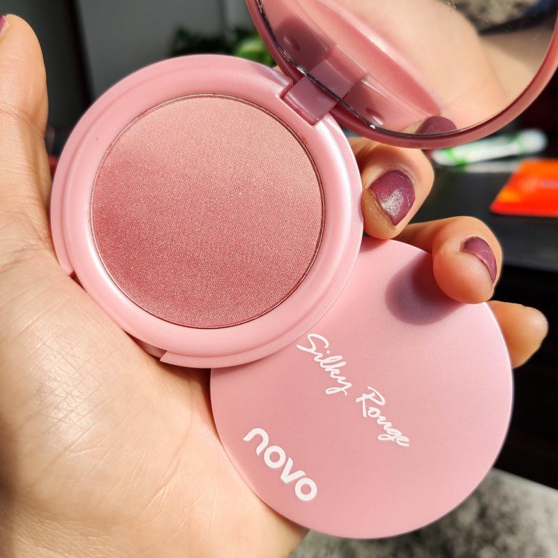 NOVO Палетка румян с двойным цветом и градиентом Sweet Pink для студентов: Улучшает цвет лица, Естественный контур, Матовое и сияющее покрытие.