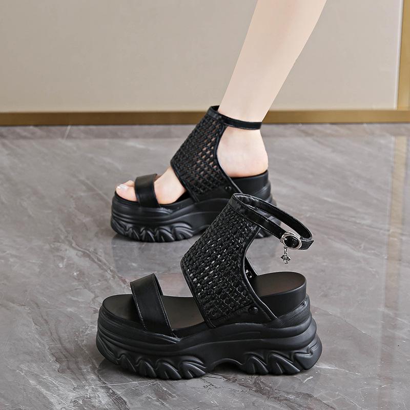 heightening fashion thick-soled woven summer small Roman sandals women 2025 new models not tired feet muffin sandals women