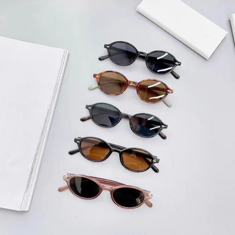 Retro Small Oval Sunglasses Women Men Rivets Shades Fashion Eyewear European American Style Sun Glasses UV400