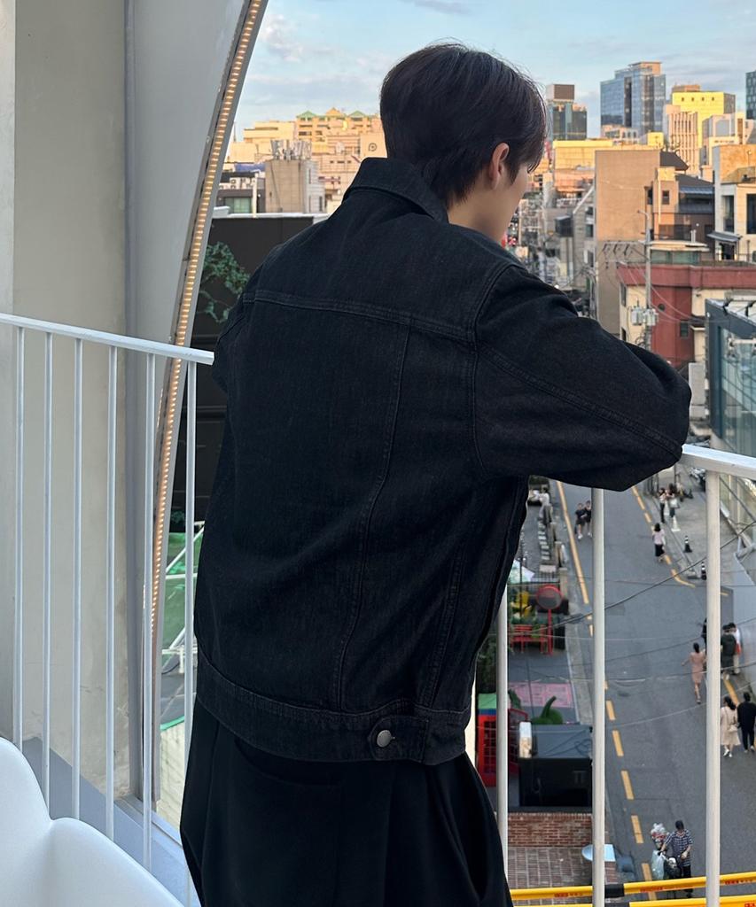 Джинсовая куртка-тракер Mindbridge Черная Низкая Myjp6151