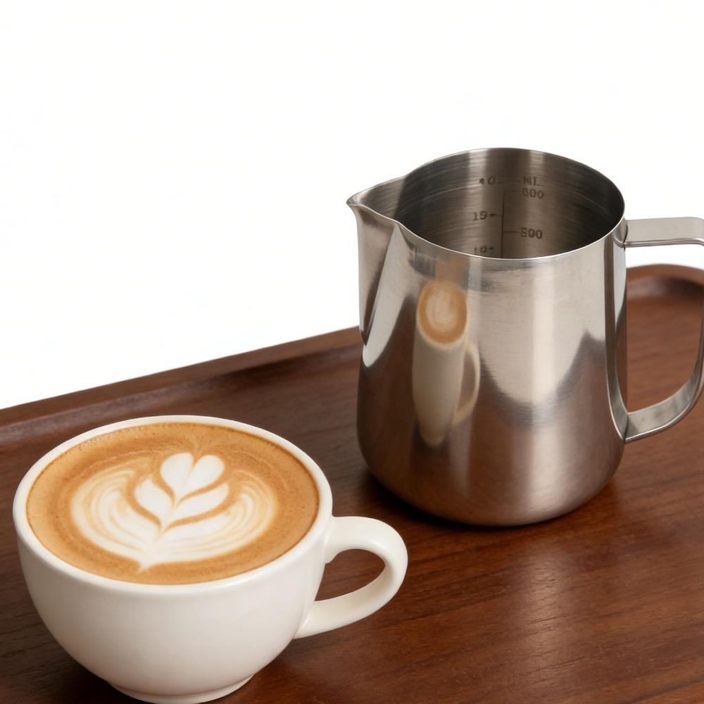 304 Stainless Steel Milk Frothing Pitcher 700ML Capacity Milk Steaming Pitcher For Hot Chocolate