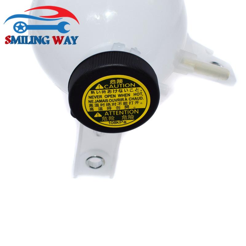For Toyota Hilux Vigo MK6 SR5 Pick Up Fortuner Innova 2.5TD 3.0TD 10/2006 ON Coolant Reservoir Expansion Tank OE# 16470-0L010