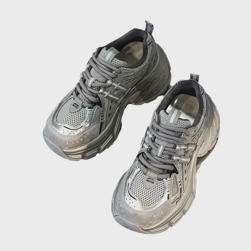 Весна 2025 г. Женские кроссовки на массивной платформе — стройнящая, универсальная, повседневная спортивная обувь