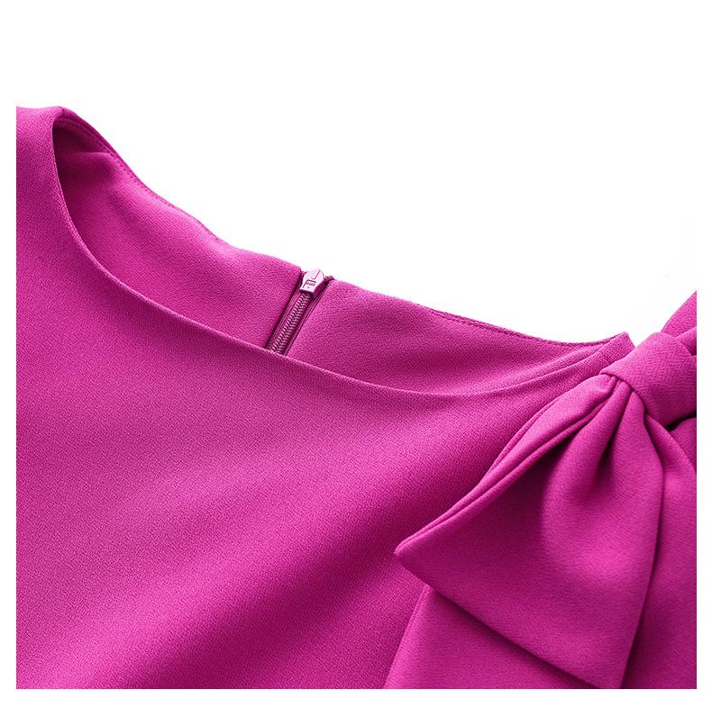 Элегантное платье с круглым вырезом, бантом и плиссировкой