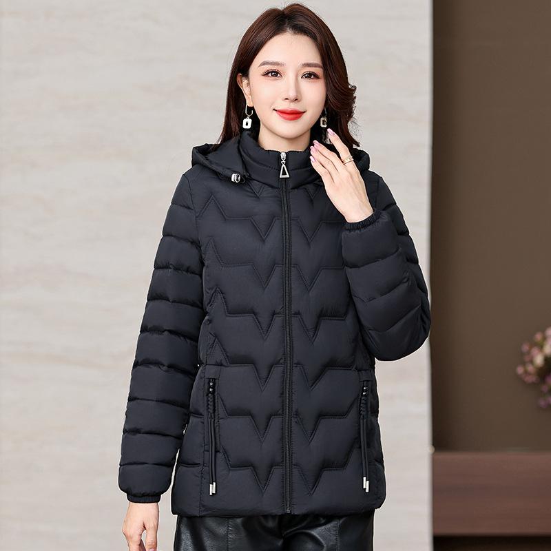 Зимняя пуховая хлопковая куртка женская короткая 2025 новая легкая хлопковая куртка приталенная стеганая куртка модная куртка с капюшоном