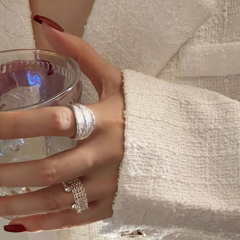 Кольцо в стиле ар-деко с геометрическим дизайном, нишевое, с нерегулярной складчатой текстурой, женское, модное, с холодным ветром, с темпераментом, с сотней ощущений высококлассного чувства