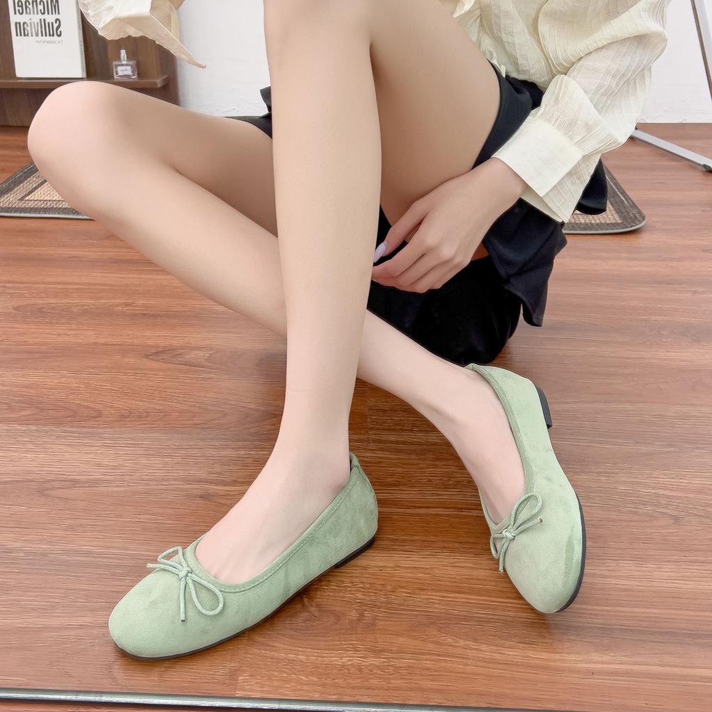 Flat Shoes Women's High-end Comfortable Soft-soled Casual Shoes Women Wear Light and Shallow Single Shoes Women's Soft Leather Is Not Tired