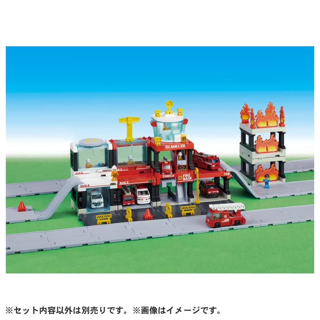 TAKARA TOMY Tomica Town Пожарно-спасательная Мини-машинка Игрушка-машинка Возраст 3 года и старше Соответствует стандартам безопасности игрушек Сертификация ST Маркировка TOMICA "Tomica Выезд!