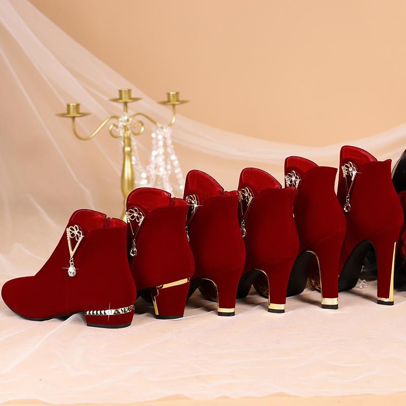 Свадебные красные туфли зимние Xiuhe толстый каблук свадебное платье китайские свадебные туфли женские сапоги свадебные туфли на высоком каблуке 2024 новый красный