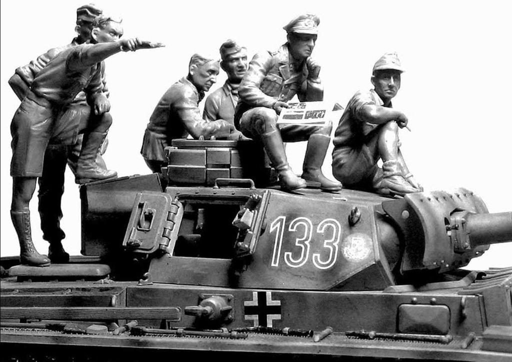 Master Box 1/35 Scale German Africa General Rommel and Headquarters Officers On Tanks, Plastic Model Kit (Set of 6) MB35061