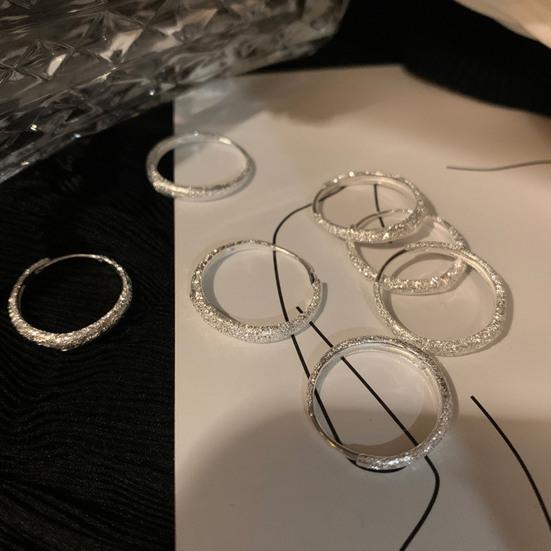 1 пара женских сережек Huggie с мерцающей поверхностью, легкие, геометрические, маленькие серьги для