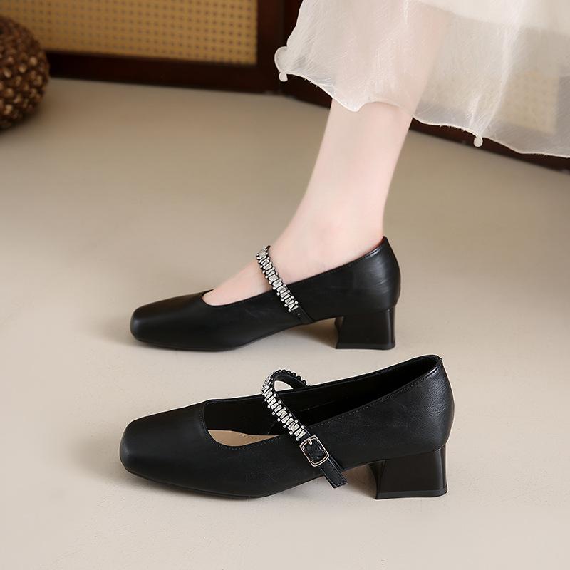 Французский толстый каблук с неглубоким вырезом туфли-лодочки женские 2025 новый летний средний каблук квадратный носок стразы Мэри Джейн маленькие кожаные туфли