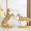 Golden Horse Statue Decoration, Country Carved Horse Statue Decoration Gift Table Resin Horse Statue Decoration Decoration