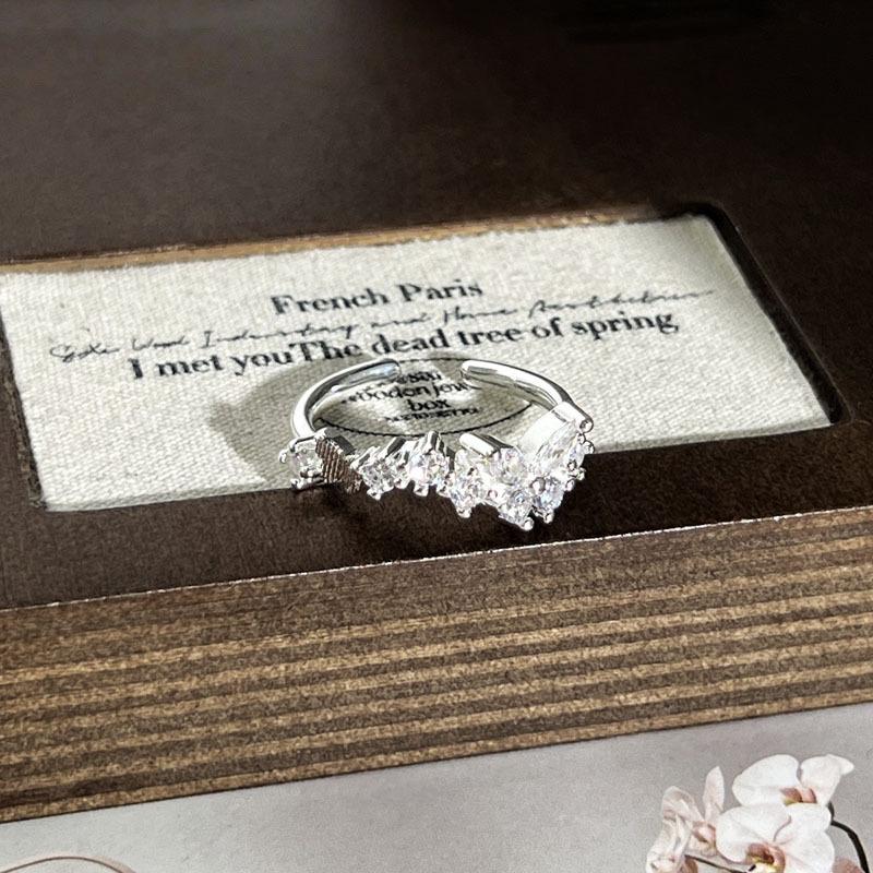 French gentle wind Internet celebrity pearl bow new full diamond light luxury ring women's unique niche high sense ring