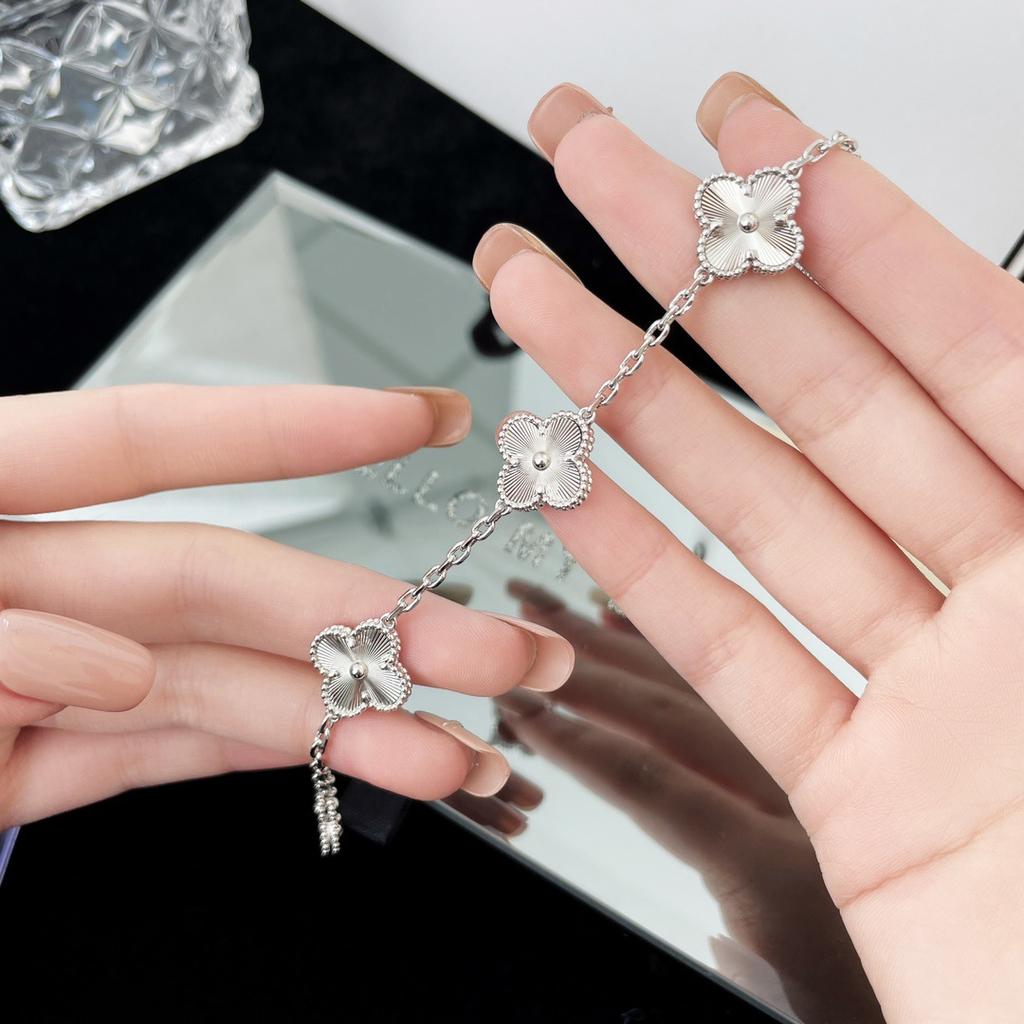 Wuhua Ji Carved Flower Bracelet Sweet Versatile Women's 18K Gold Laser CNC Light Luxury Jewelry