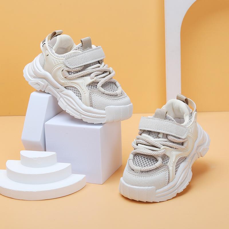 Детская спортивная обувь, новая летняя обувь для девочек, повседневная обувь с противоскользящей сеткой на мягкой подошве для мальчиков, дышащие кроссовки