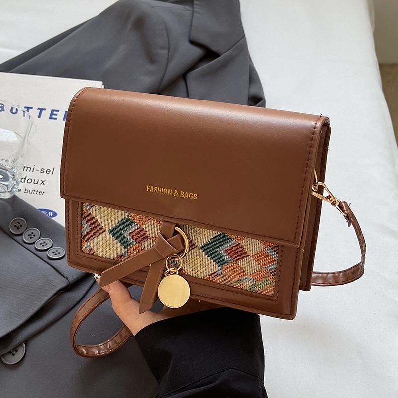 This Year'S Popular Bags Are High-End Textured Messenger Bags, Fashionable Retro Versatile Shoulder Small Square Bags.