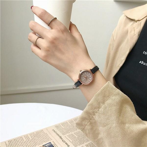Naeum Darum Women’s Minimal Fashion Wristwatch